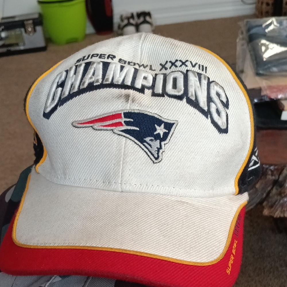 Reebok White Red Navy Patriots "Champions" Super Bowl Hat